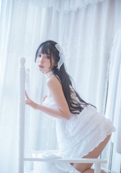 新入职的女社员_4K电影在线观看